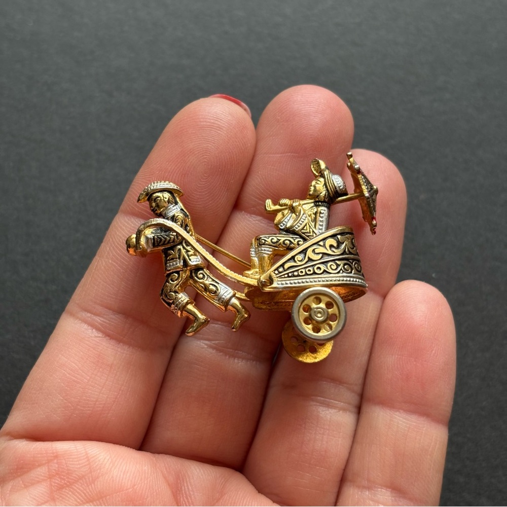 Damascene Rickshaw Chariot Brooch | Gold & Silver Toledoware - Picture 6 of 7